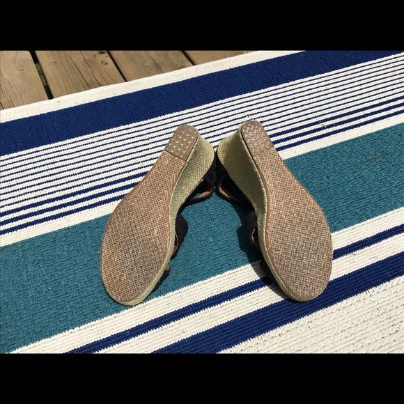 TOMS Espadrille Wedges - EUC - Picture 4 of 5